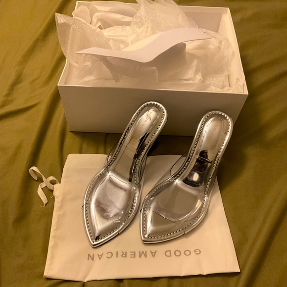 Good American Cinderella clear wedge sandal
Size 6 - Picture 1 of 8